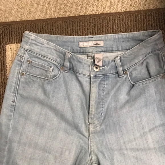 Ladies Chico’s Platinum Jeans - Picture 2 of 4